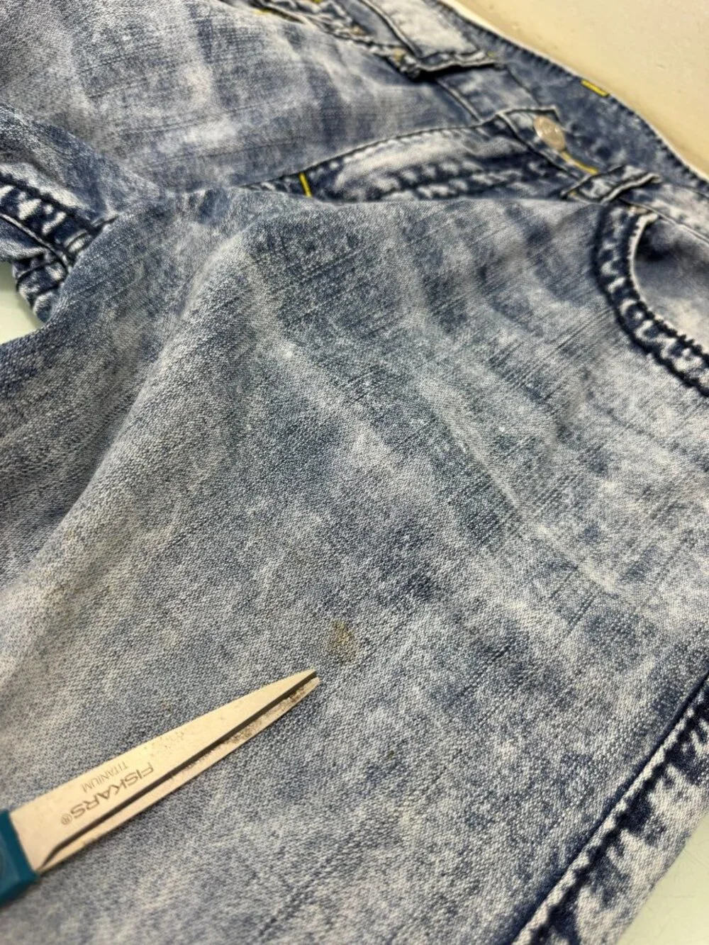 True Religion Acid Wash jeans Mens 34X33 Straight 100% Cotton Flap Pockets Y2K